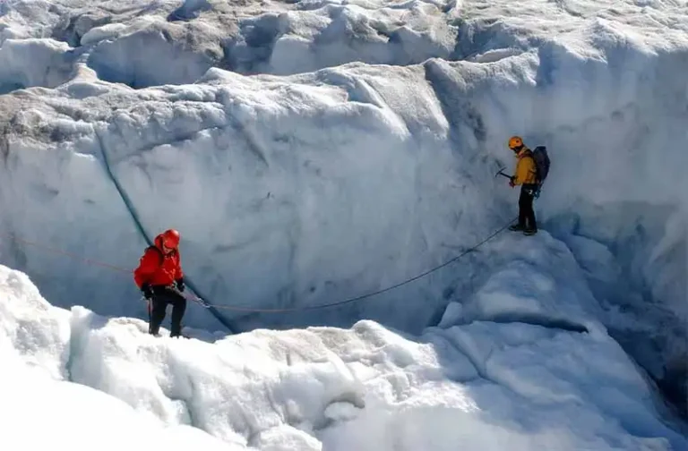 best-ice-climbing-axes