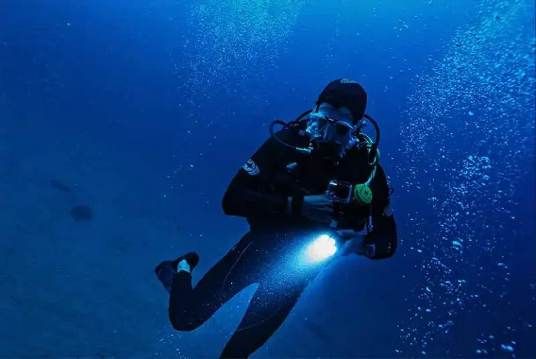 best-scuba-diving-flashlights