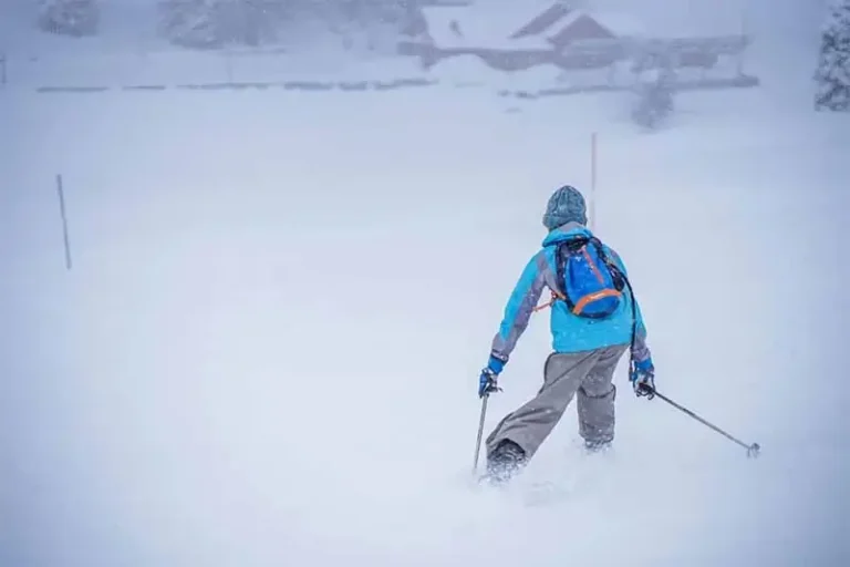 best-snowboard-backpack